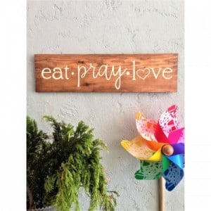 Eat Pray Love világos dió fa fali dekoráció